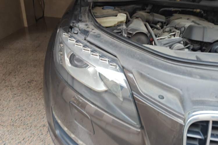 Used Audi Q7 2012 3.0 TFSI Technology Model (200kW) Right Front Headlight