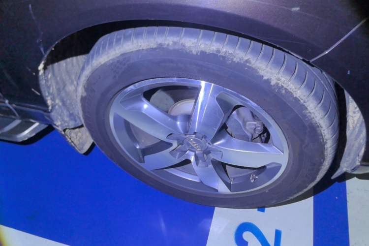 Used Audi Q7 2012 3.0 TDI Leading Model Right Front Wheel Hub