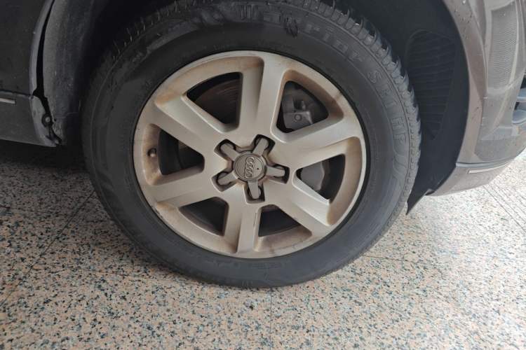 Used Audi Q7 2012 3.0 TFSI Technology Model (200kW) Right Front Wheel Hub