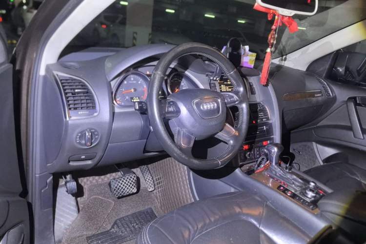 Used Audi Q7 2012 3.0 TDI Leading Model Steering Wheel