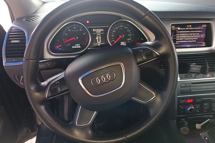 Used Audi Q7 2012 3.0 TFSI Comfort Model (200kW) Steering Wheel