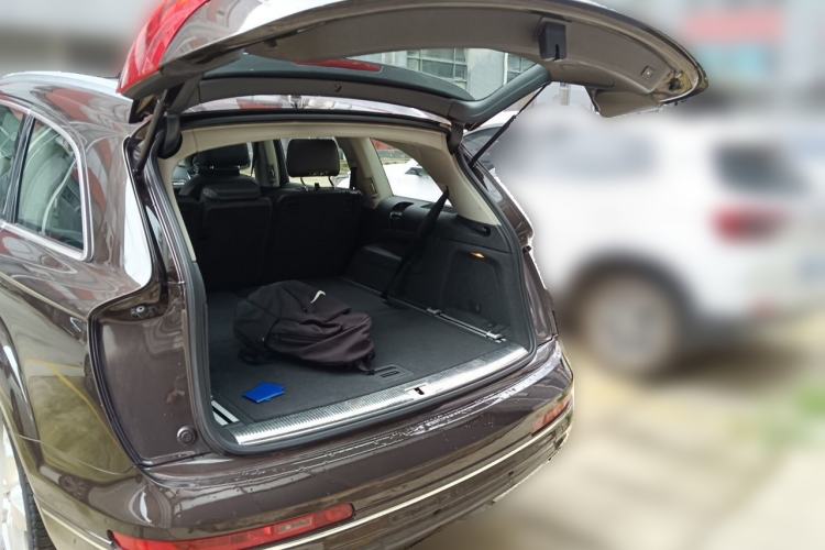 Used Audi Q7 2012 3.0 TDI Leading Model Trunk