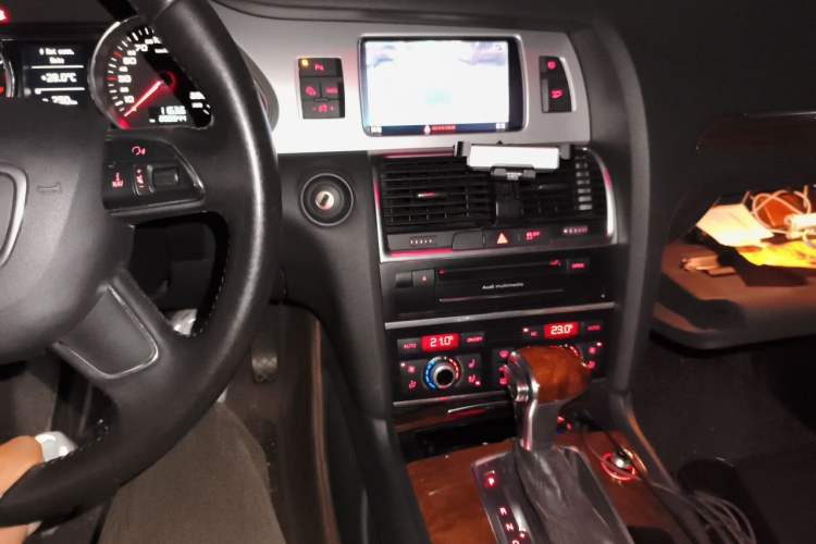 Used Audi Q7 2012 3.0 TFSI Comfort Model (245kW) Audio And AC Panel