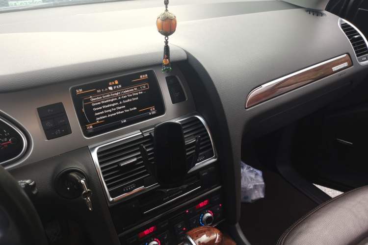 Used Audi Q7 2012 3.0 TFSI Ambition (200kW) Audio And AC Panel