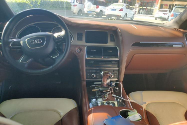 Used Audi Q7 2012 3.0 TFSI quattro (200kW) Exclusive Edition Center Console