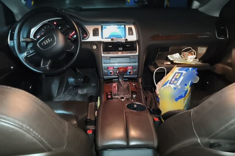 Used Audi Q7 2012 3.0 TFSI Comfort Model (245kW) Center Console