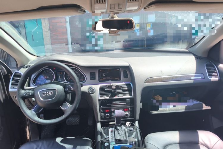 Used Audi Q7 2012 3.0 TFSI Comfort Model (200kW) Center Console
