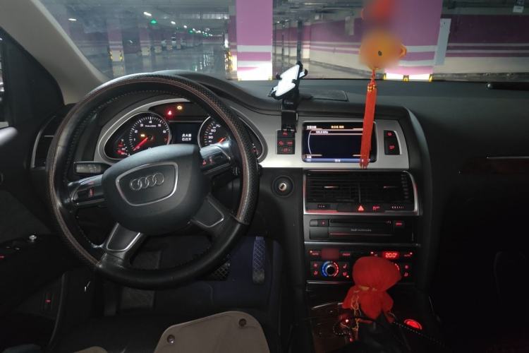Used Audi Q7 2012 3.0 TFSI Comfort Model (200kW) Center Console