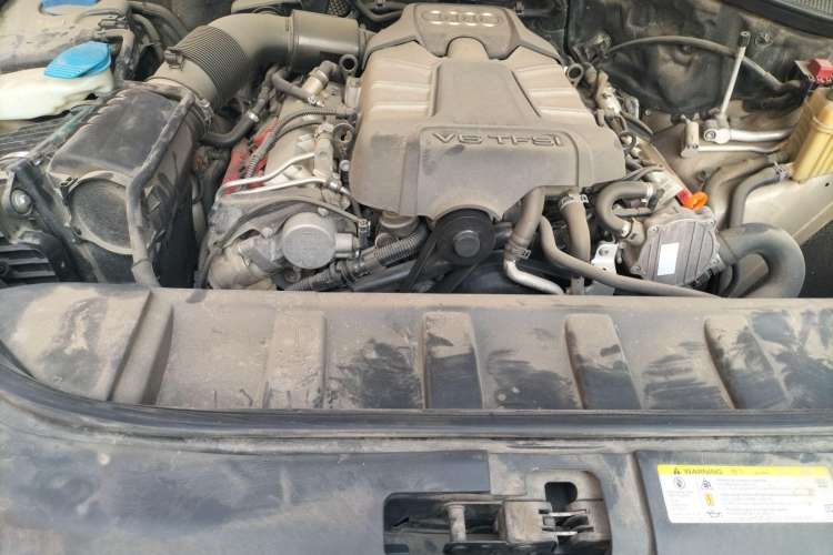 Used Audi Q7 2012 3.0 TFSI Ambition (200kW) Engine Bay