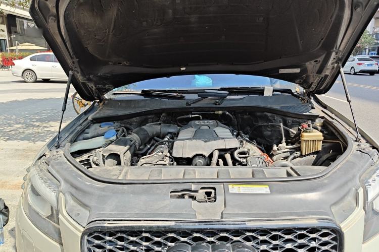 Used Audi Q7 2012 3.0 TFSI Technology Model (200kW) Engine Bay