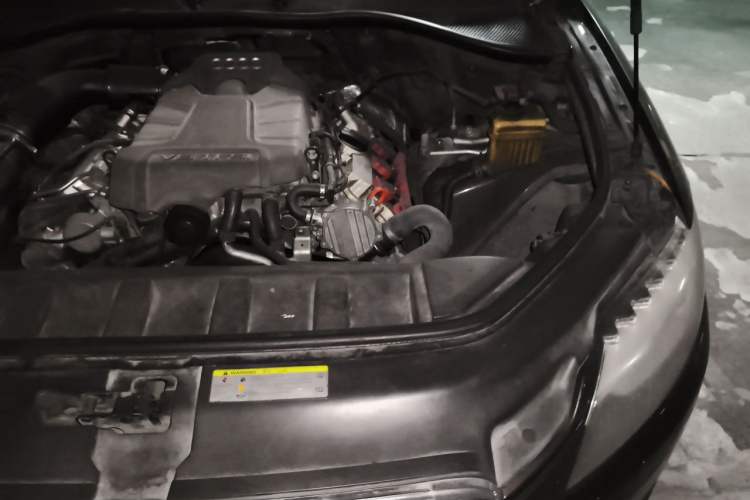 Used Audi Q7 2012 3.0 TFSI Comfort Model (245kW) Engine Bay Left