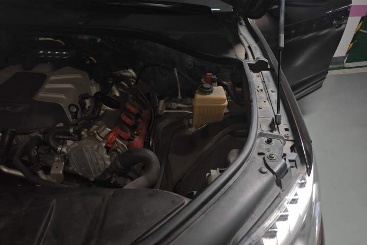 Used Audi Q7 2012 3.0 TFSI Comfort Model (200kW) Engine Bay Left