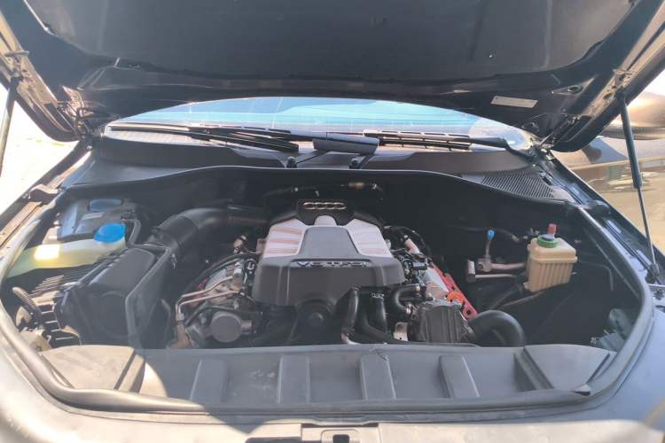 Used Audi Q7 2012 3.0 TFSI Comfort Model (200kW) Engine Bay