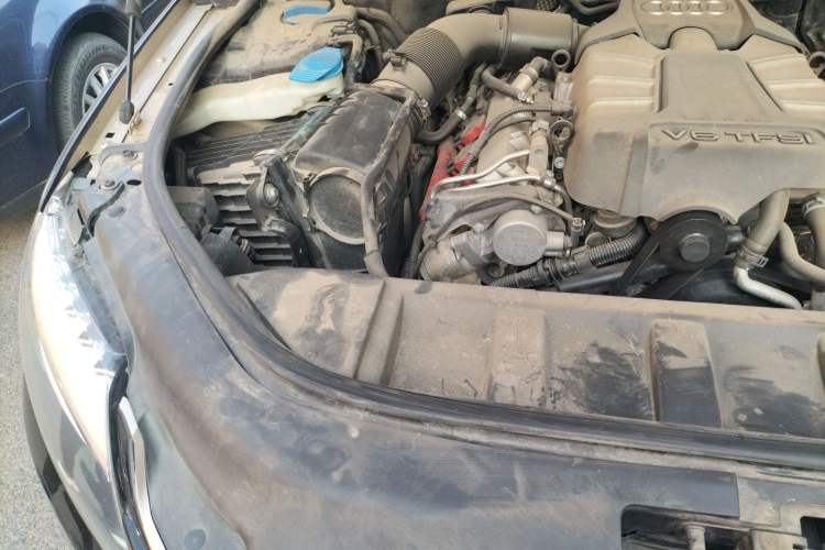 Used Audi Q7 2012 3.0 TFSI Ambition (200kW) Engine Bay Right