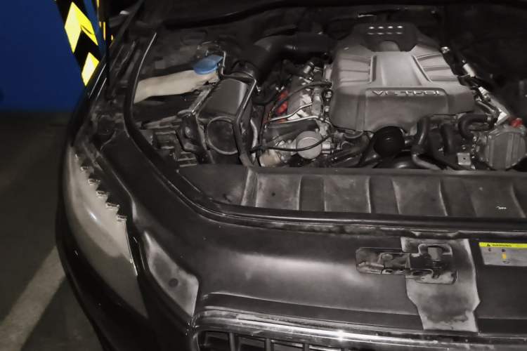 Used Audi Q7 2012 3.0 TFSI Comfort Model (245kW) Engine Bay Right