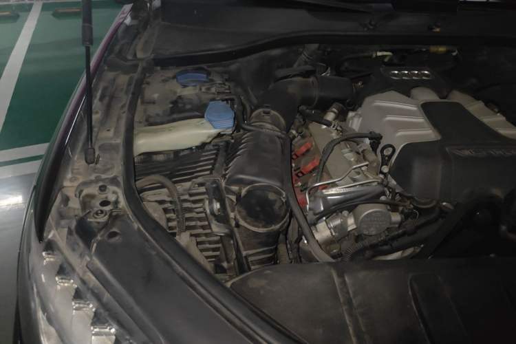 Used Audi Q7 2012 3.0 TFSI Comfort Model (200kW) Engine Bay Right