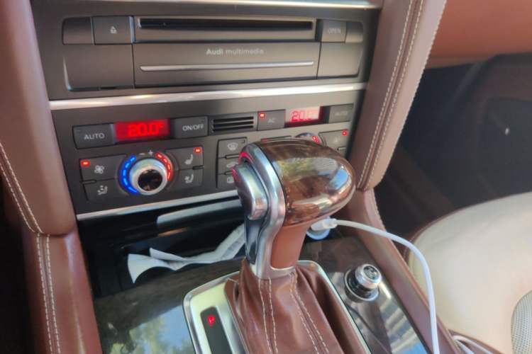 Used Audi Q7 2012 3.0 TFSI quattro (200kW) Exclusive Edition Gear Lever