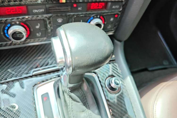 Used Audi Q7 2012 3.0 TFSI Technology Model (200kW) Gear Lever