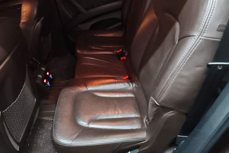 Used Audi Q7 2012 3.0 TFSI Comfort Model (245kW) Left Rear Seat