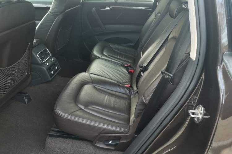 Used Audi Q7 2012 3.0 TFSI Ambition (200kW) Left Rear Seat