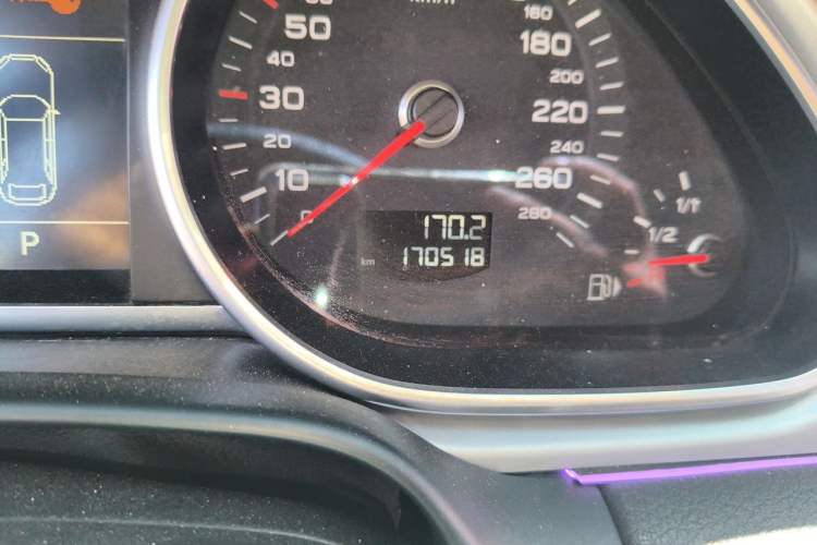 Used Audi Q7 2012 3.0 TFSI Comfort Model (200kW) Odometer Close Up