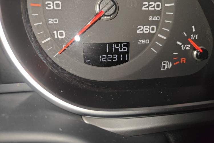 Used Audi Q7 2012 3.0 TFSI Comfort Model (200kW) Odometer Close Up