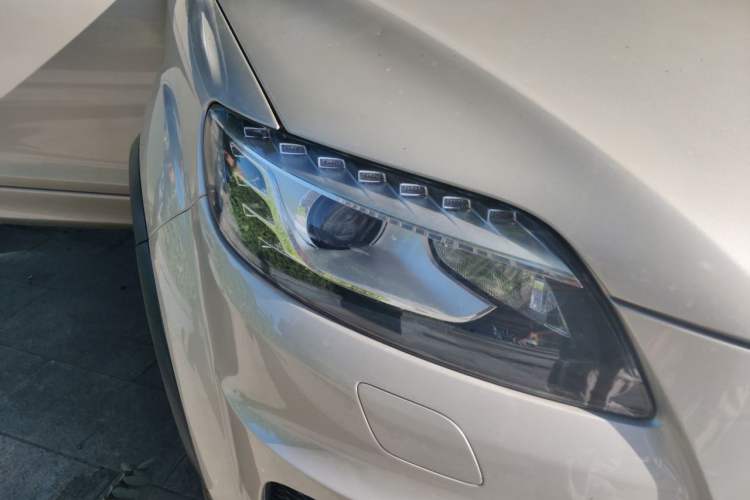 Used Audi Q7 2012 3.0 TFSI quattro (200kW) Exclusive Edition Right Front Headlight