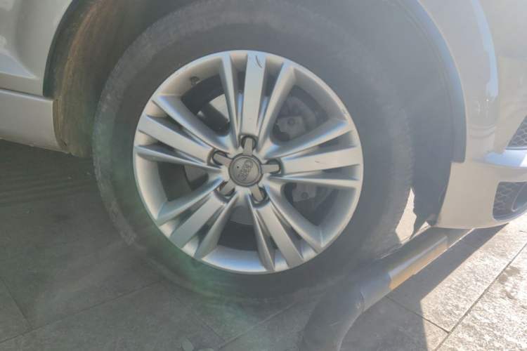 Used Audi Q7 2012 3.0 TFSI quattro (200kW) Exclusive Edition Right Front Wheel Hub