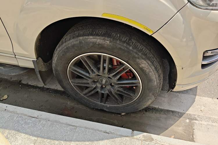 Used Audi Q7 2012 3.0 TFSI Technology Model (200kW) Right Front Wheel Hub