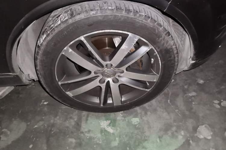 Used Audi Q7 2012 3.0 TFSI Comfort Model (245kW) Right Front Wheel Hub