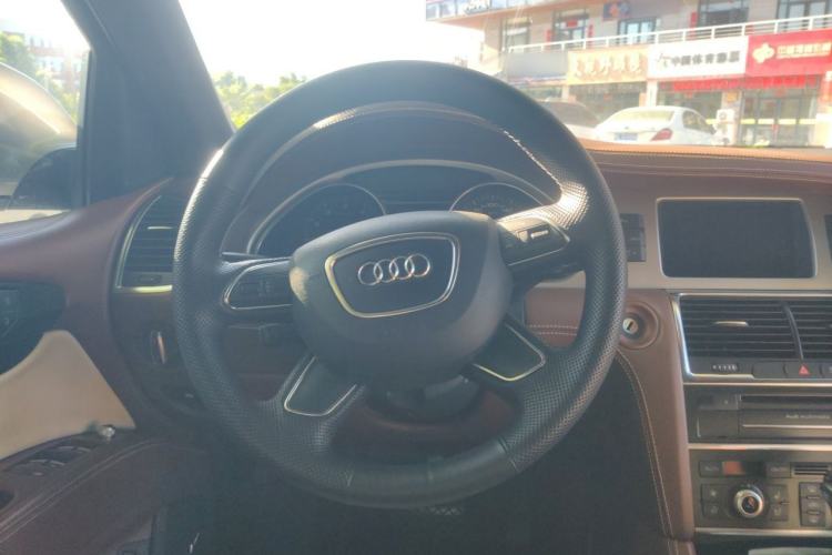 Used Audi Q7 2012 3.0 TFSI quattro (200kW) Exclusive Edition Steering Wheel