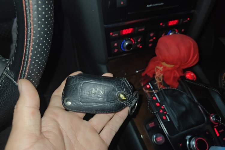 Used Audi Q7 2012 3.0 TFSI Comfort Model (200kW) Vehicle Key