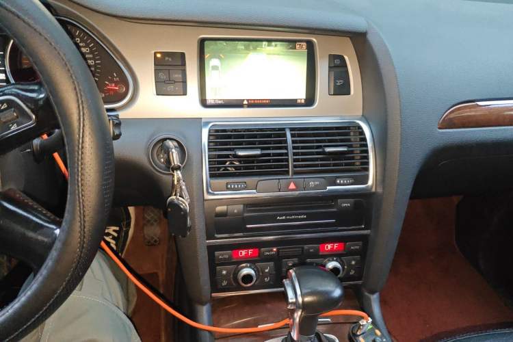 Used Audi Q7 2012 3.0 TDI Leading Model Audio And AC Panel