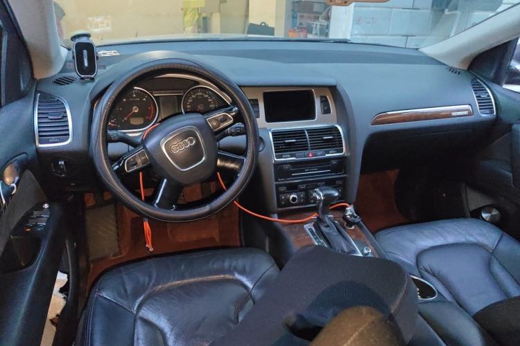 Used Audi Q7 2012 3.0 TDI Leading Model Center Console