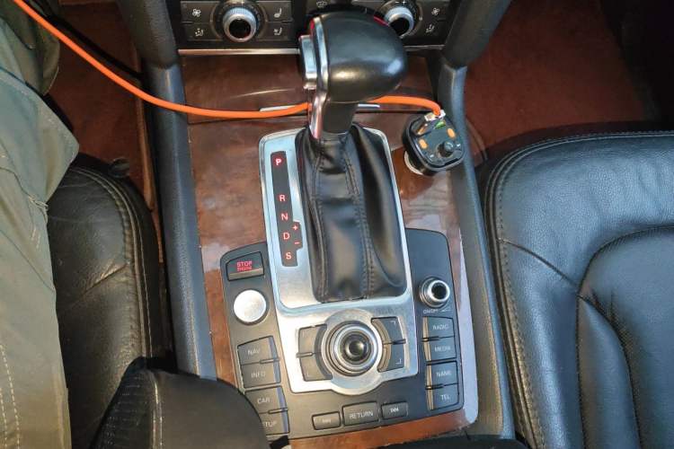 Used Audi Q7 2012 3.0 TDI Leading Model Gear Lever