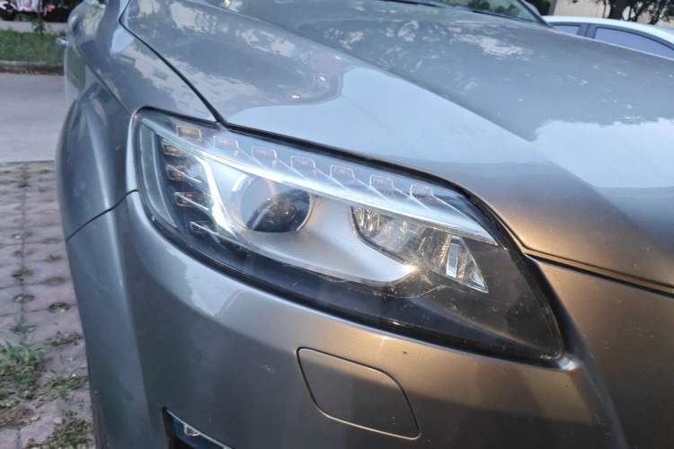 Used Audi Q7 2012 3.0 TDI Leading Model Right Front Headlight