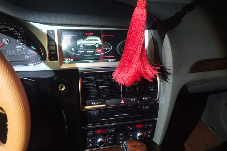 Used Audi Q7 2012 3.0 TFSI Comfort Model (200kW) Audio And AC Panel