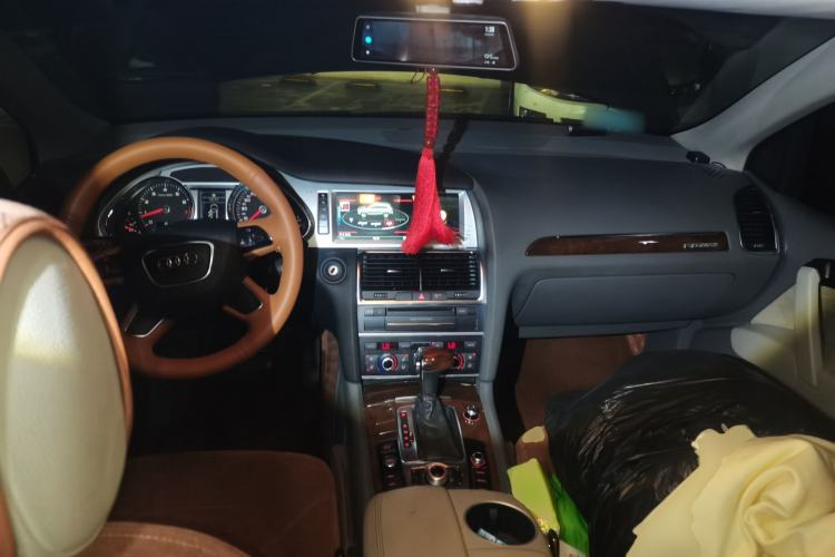 Used Audi Q7 2012 3.0 TFSI Comfort Model (200kW) Center Console