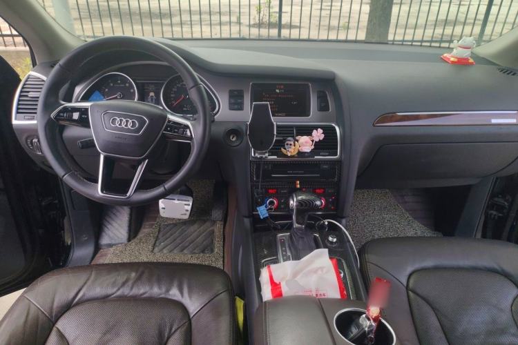 Used Audi Q7 2012 3.0 TDI Leading Model Center Console
