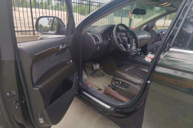 Used Audi Q7 2012 3.0 TDI Leading Model Driver Seat