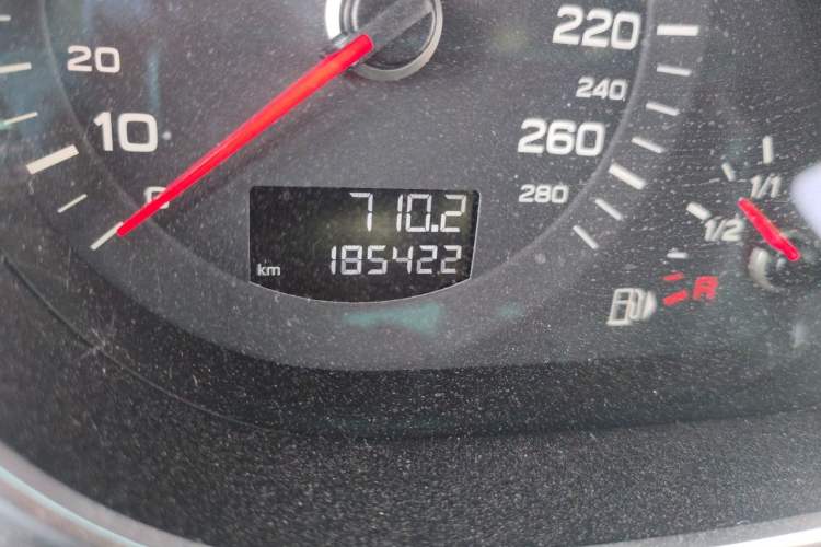 Used Audi Q7 2012 3.0 TDI Leading Model Odometer Close Up