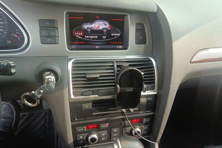 Used Audi Q7 2012 3.0 TFSI Technology Model (200kW) Audio And AC Panel