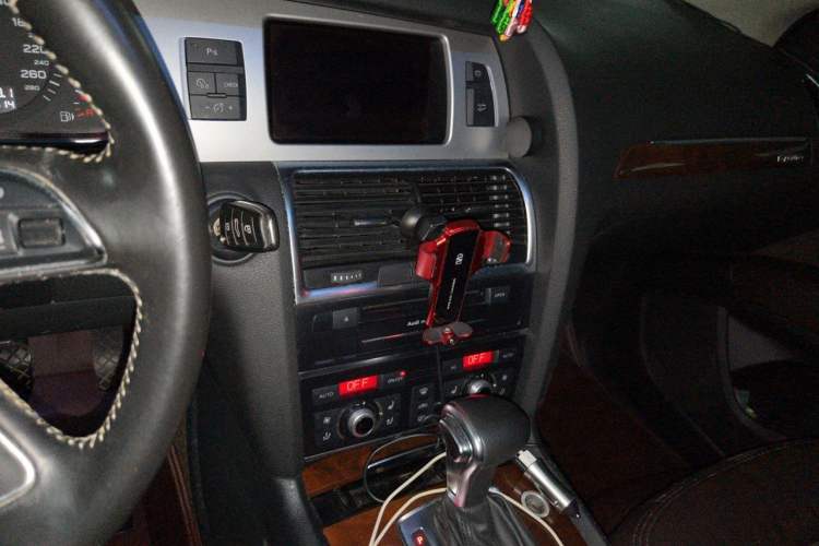 Used Audi Q7 2012 3.0 TFSI Ambition (200kW) Audio And AC Panel