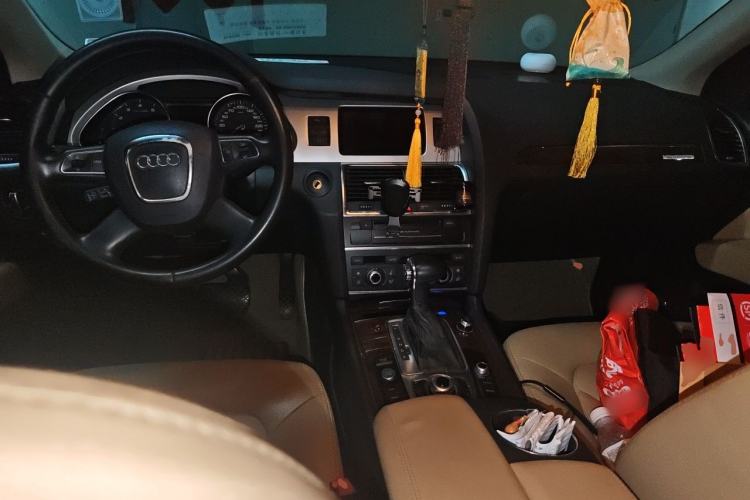 Used Audi Q7 2012 3.0 TFSI Ambition (200kW) Center Console