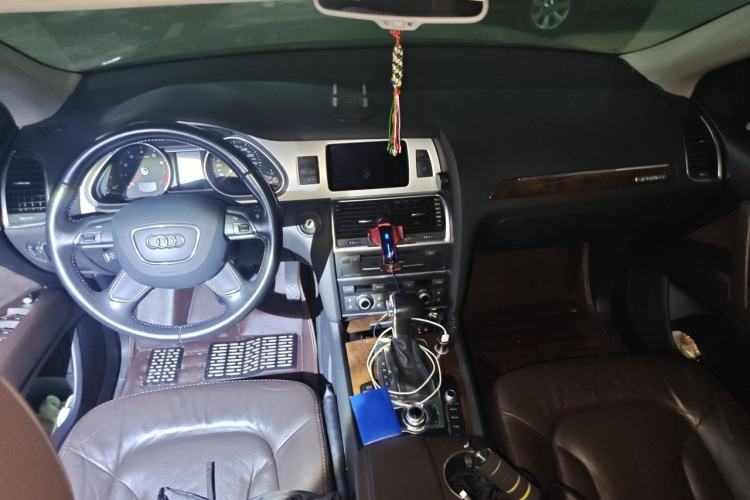 Used Audi Q7 2012 3.0 TFSI Ambition (200kW) Center Console