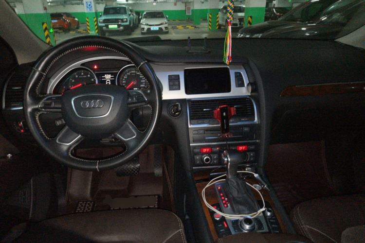 Used Audi Q7 2012 3.0 TFSI Ambition (200kW) Center Console