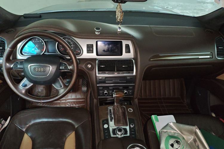 Used Audi Q7 2012 3.0 TFSI Exclusive (245kW) Center Console