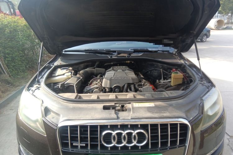 Used Audi Q7 2012 3.0 TFSI Technology Model (200kW) Engine Bay
