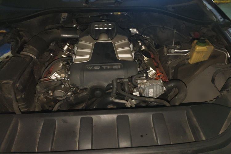 Used Audi Q7 2012 3.0 TFSI Ambition (200kW) Engine Bay