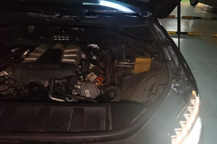Used Audi Q7 2012 3.0 TFSI Ambition (200kW) Engine Bay Left